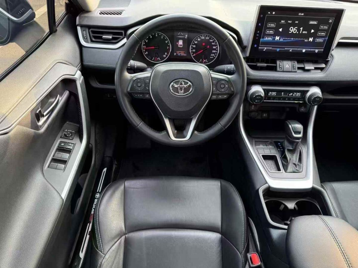 豐田 威蘭達(dá)  2022款 2.0L CVT兩驅(qū)尊貴版圖片