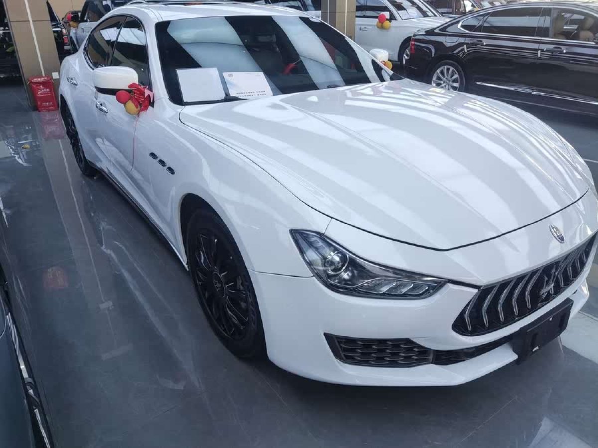 瑪莎拉蒂 Ghibli  2014款 3.0T 標(biāo)準(zhǔn)版圖片