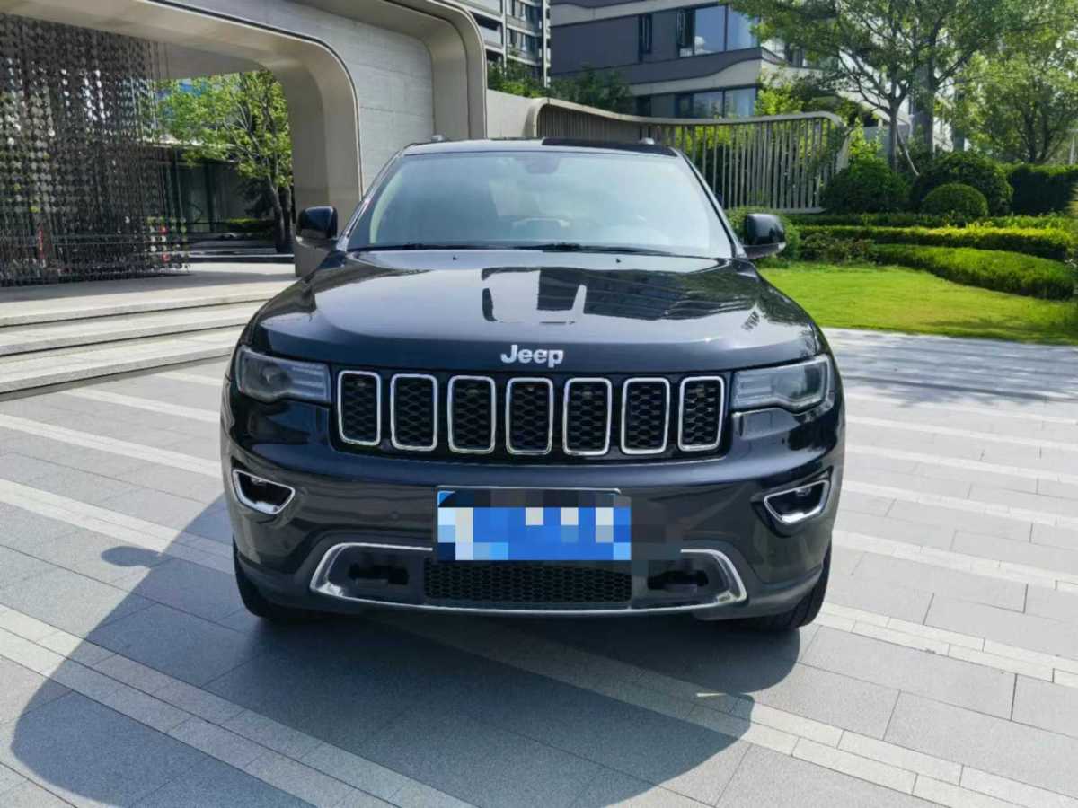 Jeep 大切諾基  2017款 3.6L 精英導(dǎo)航版圖片