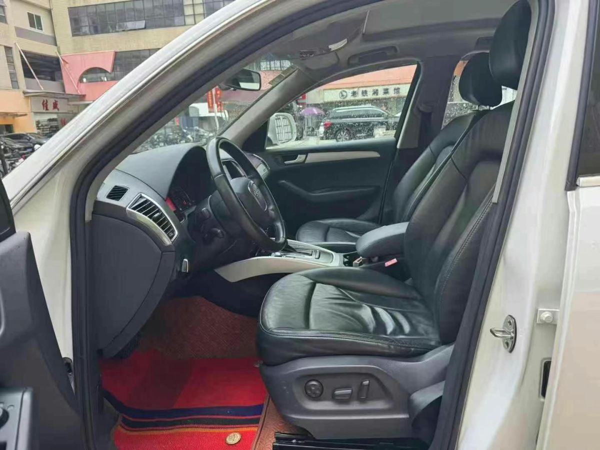 奧迪 奧迪Q5  2010款 Q5 2.0TSI 首發(fā)限量版運(yùn)動(dòng)版圖片