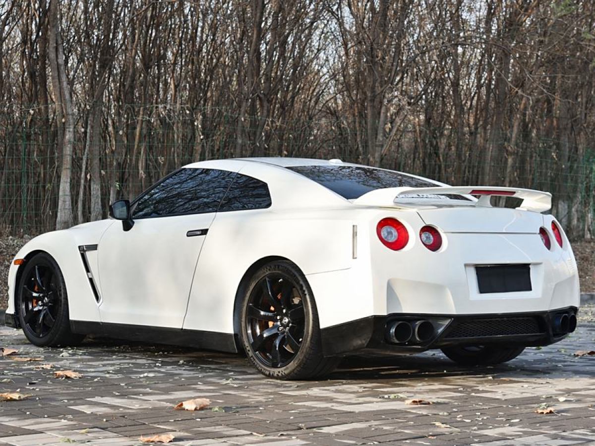 日產(chǎn) GT-R  2012款 3.8T Premium Edition圖片