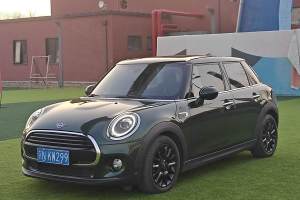 MINI MINI 1.5T COOPER 經(jīng)典派 五門版