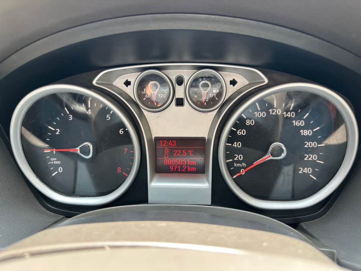 福特 ?？怂? 2013款 三廂經(jīng)典 1.8L 手動基本型圖片