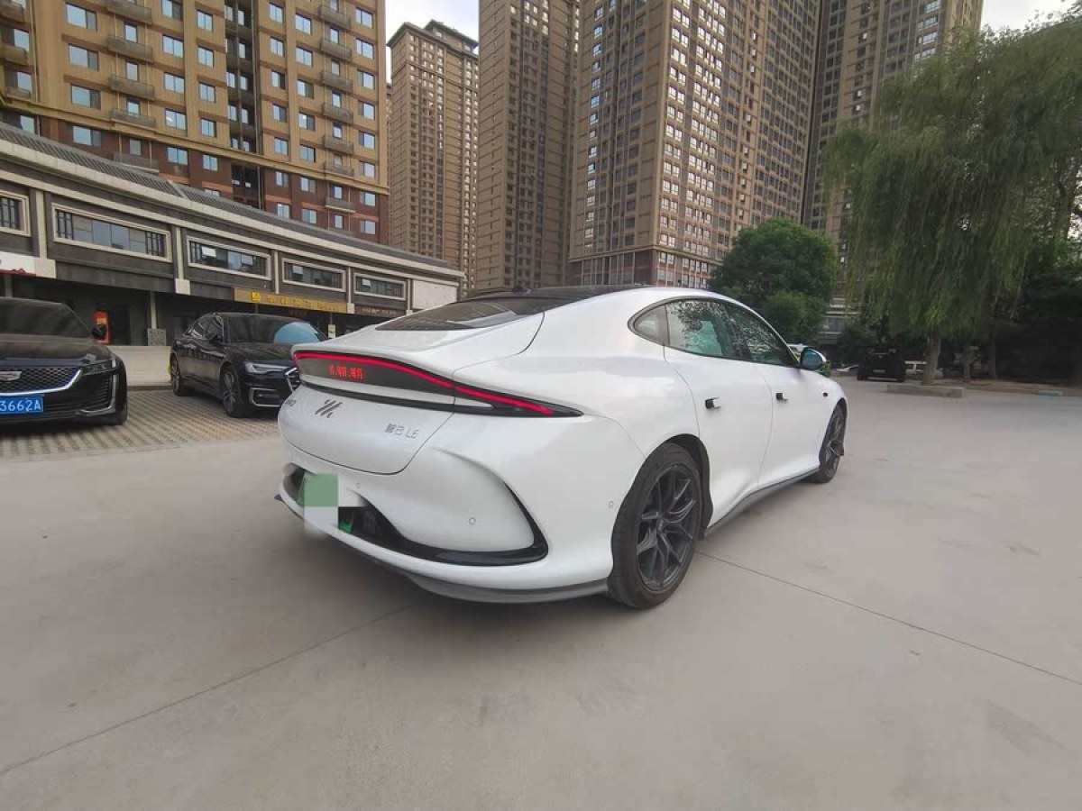 智己 智己L6  2024款 Max 標(biāo)準(zhǔn)版圖片