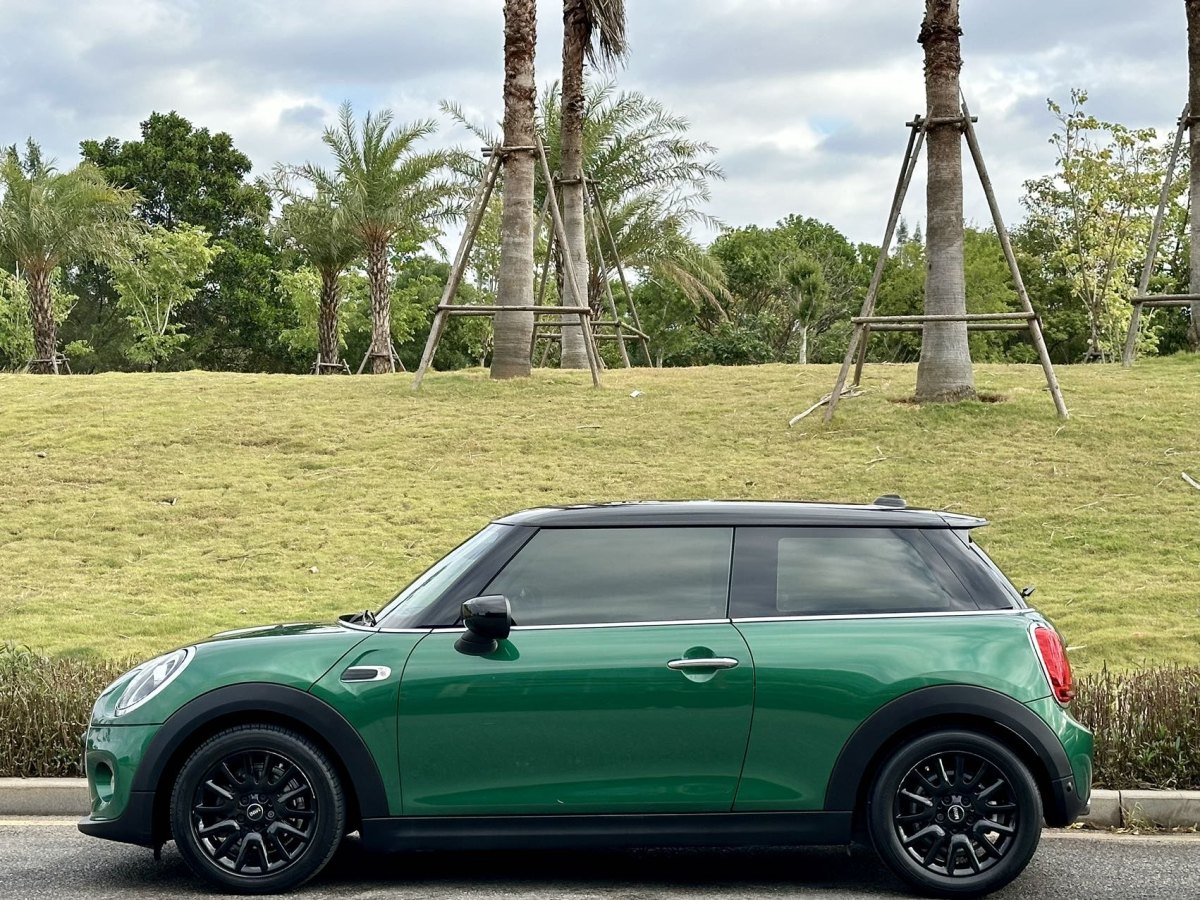 MINI MINI  2020款 1.5T COOPER 經(jīng)典派圖片