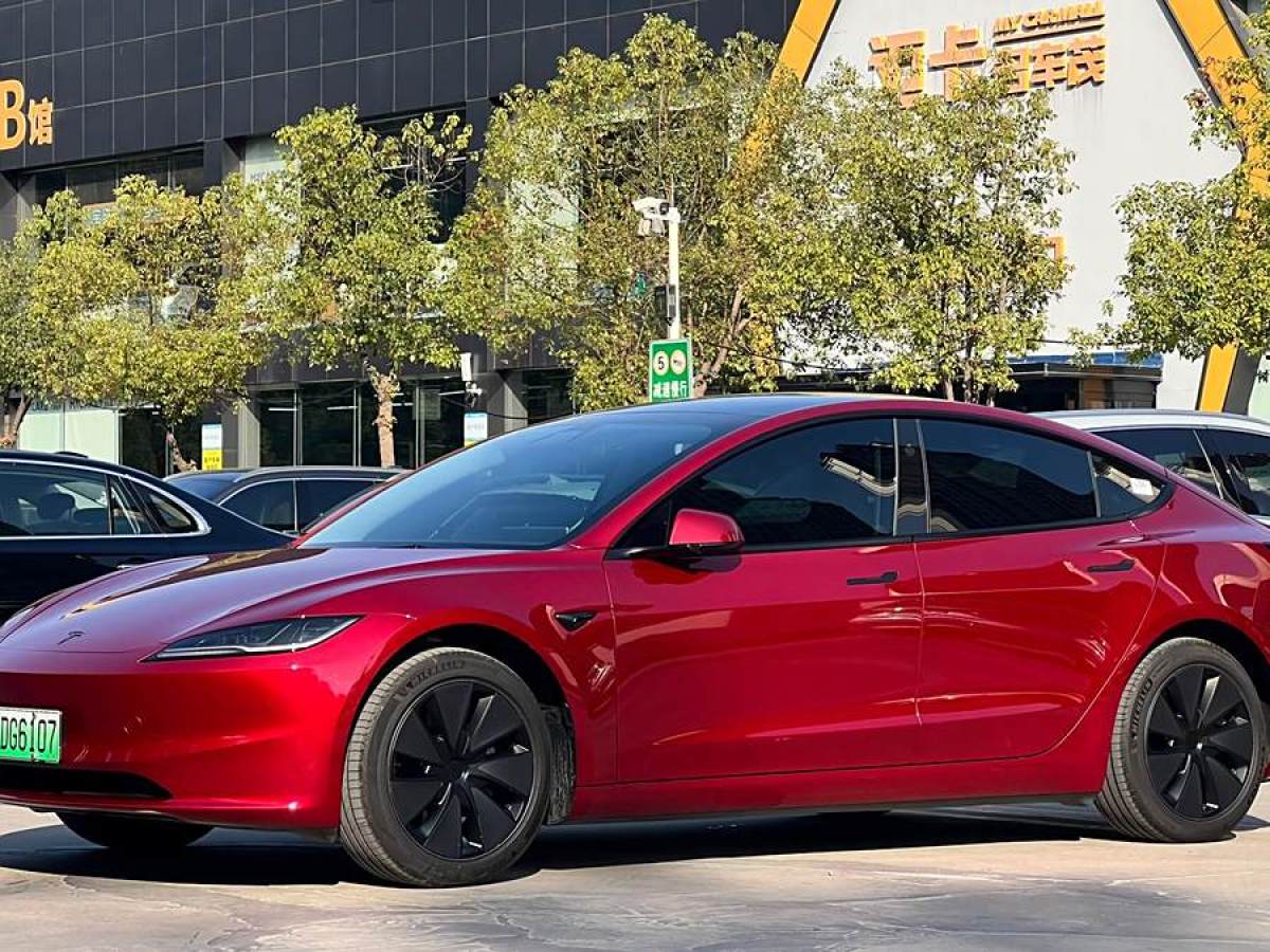 特斯拉 Model Y  2023款 后輪驅(qū)動(dòng)版圖片