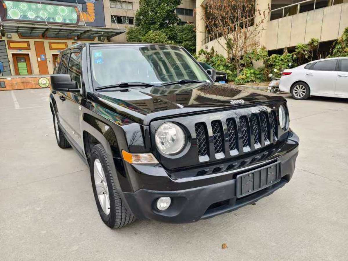 Jeep 自由客  2015款 2.0L 運動版圖片