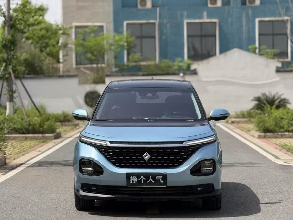 寶駿 RM-5  2019款 1.5T CVT 24小時(shí)在線尊貴型 6座圖片