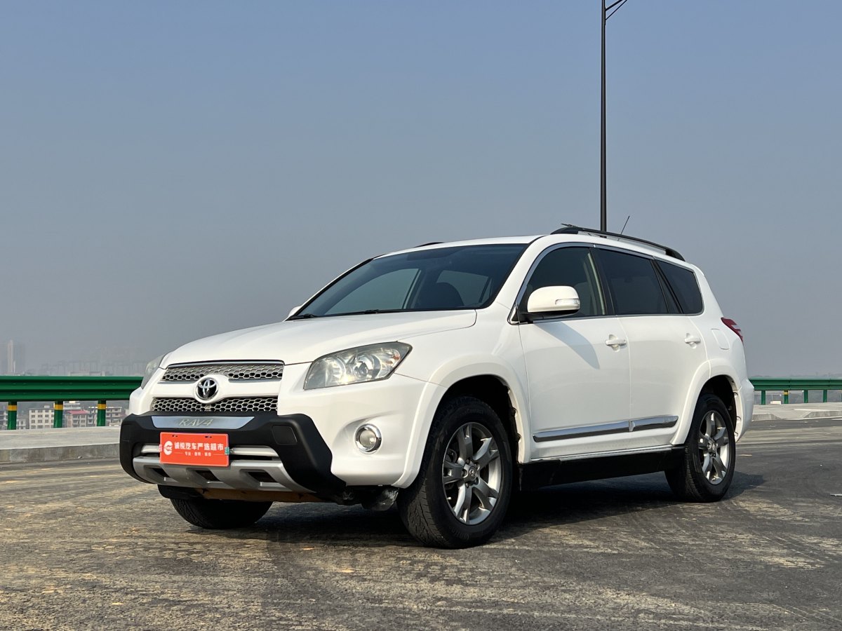 豐田 RAV4  2019款 榮放 2.0L CVT兩驅(qū)先鋒版圖片