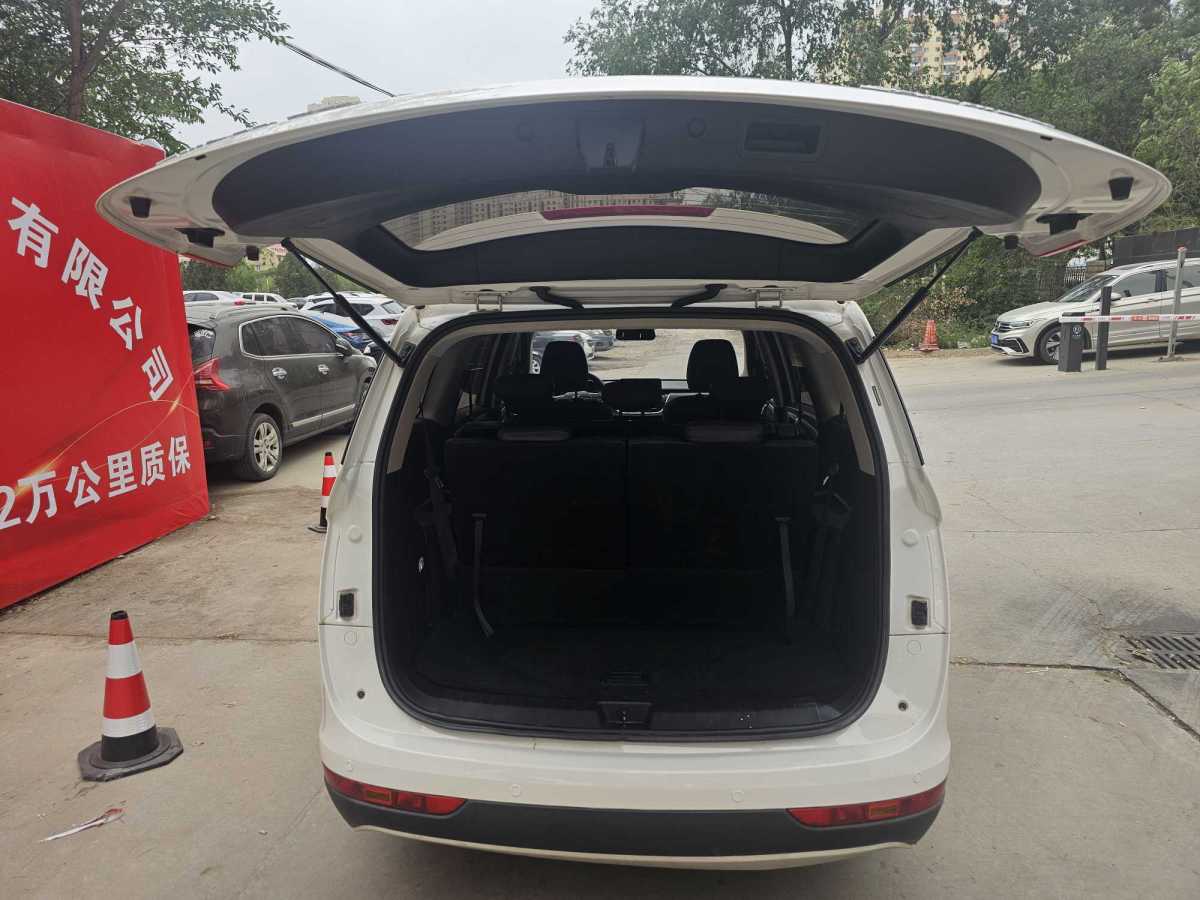 寶駿 730  2016款 1.5L 手動(dòng)超值型 7座圖片