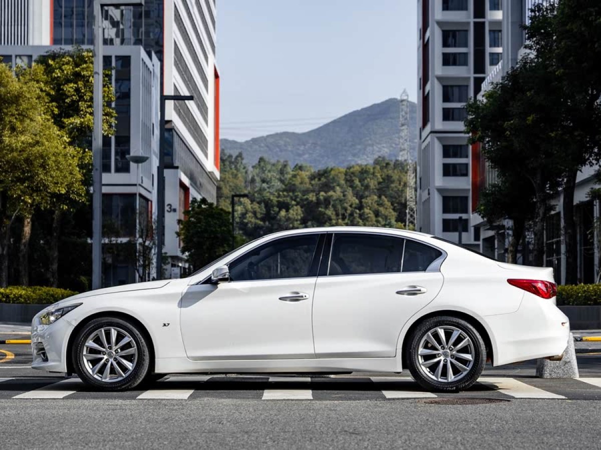 英菲尼迪 Q50  2014款 3.7L 豪華版圖片