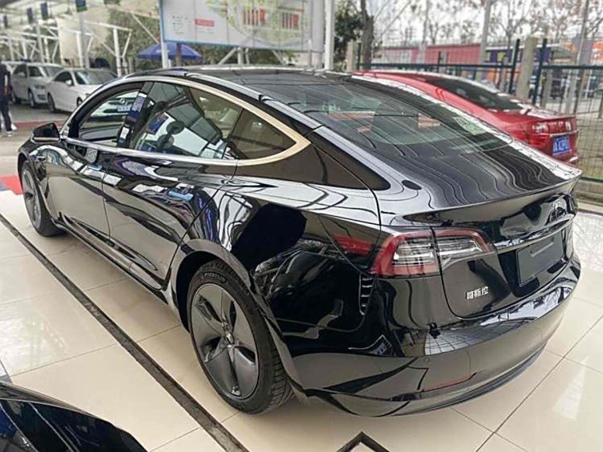 特斯拉 Model 3  2020款 改款 標(biāo)準(zhǔn)續(xù)航后驅(qū)升級(jí)版圖片