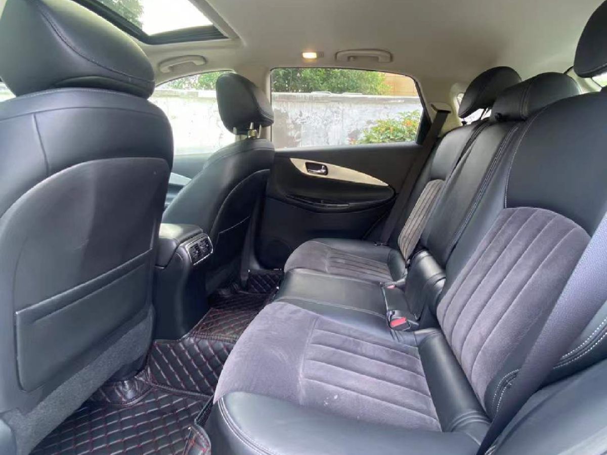 英菲尼迪 QX  2017款 QX30 1.6T 時尚版 兩驅(qū)圖片