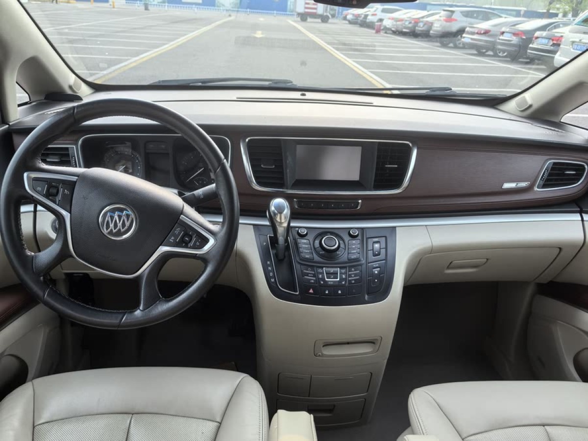 別克 GL8  2014款 3.0L XT豪華商務(wù)旗艦版圖片