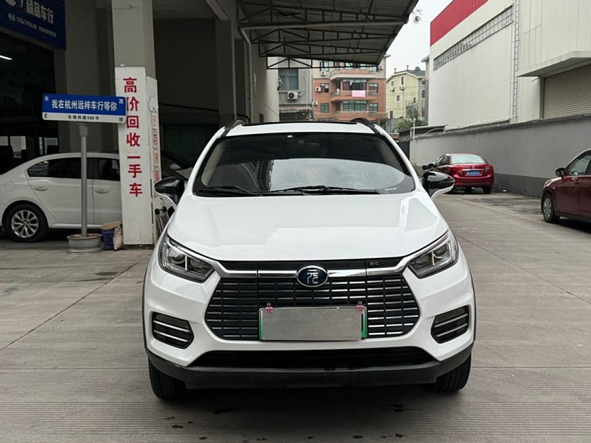 2018年8月比亞迪 元新能源  2018款 EV360 智聯(lián)炫酷型