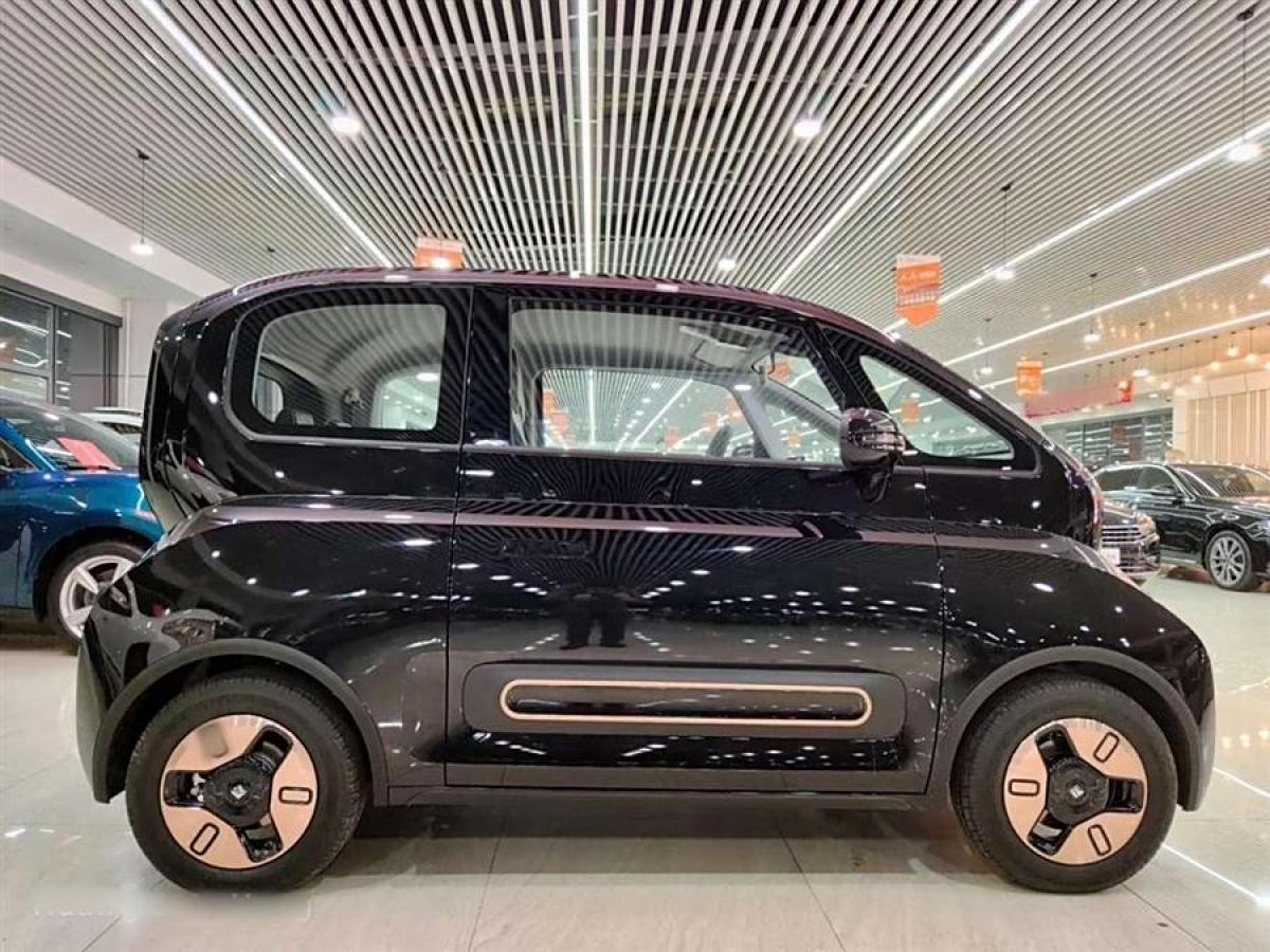 寶駿 寶駿KiWi EV  2021款 設(shè)計師 三元鋰圖片