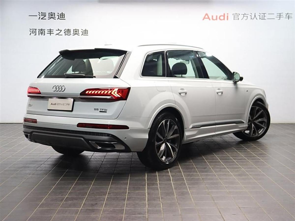 奧迪 奧迪Q7  2023款 55 TFSI quattro S line運(yùn)動(dòng)型圖片