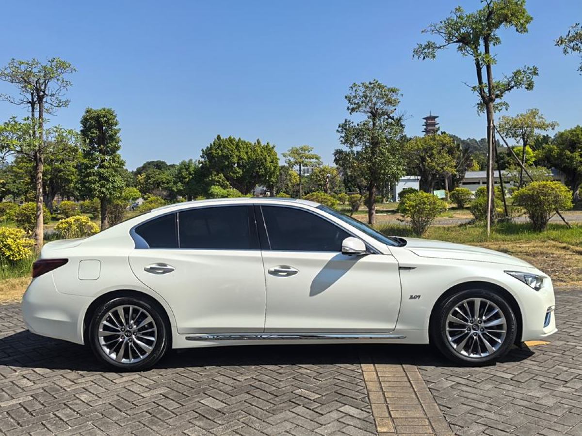 英菲尼迪 Q50L  2018款 2.0T 進(jìn)享版 國(guó)VI圖片