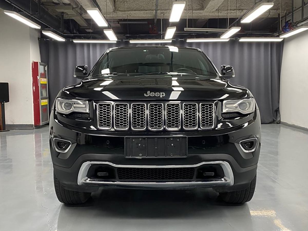 2013年9月Jeep 大切諾基  2014款 3.6L 精英導(dǎo)航版