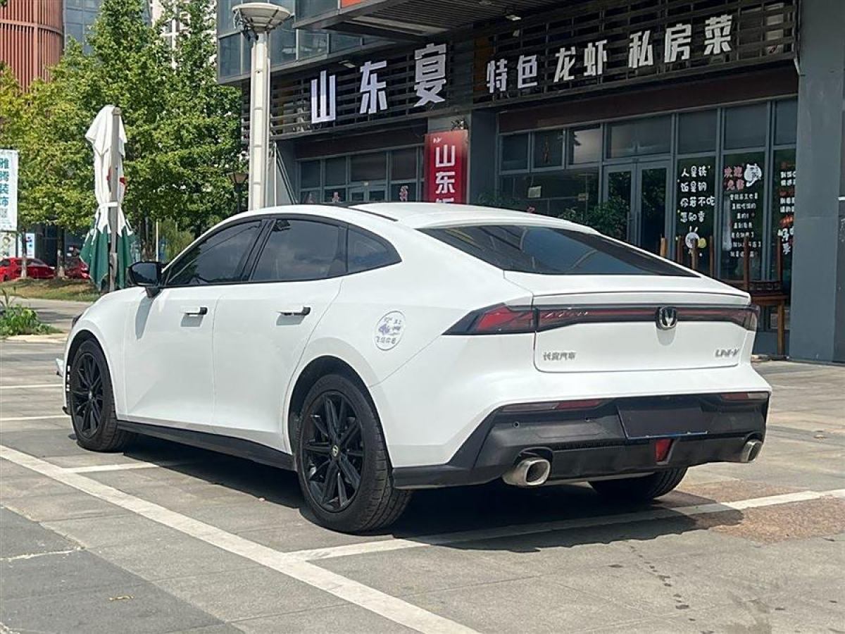 長(zhǎng)安 長(zhǎng)安UNI-V  2023款 1.5T 尊享型圖片