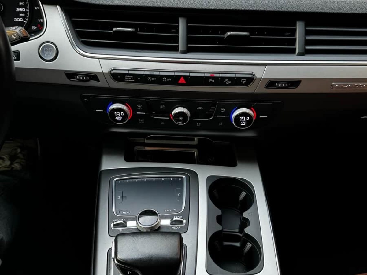 奧迪 奧迪Q7  2016款 40 TFSI 舒適型圖片