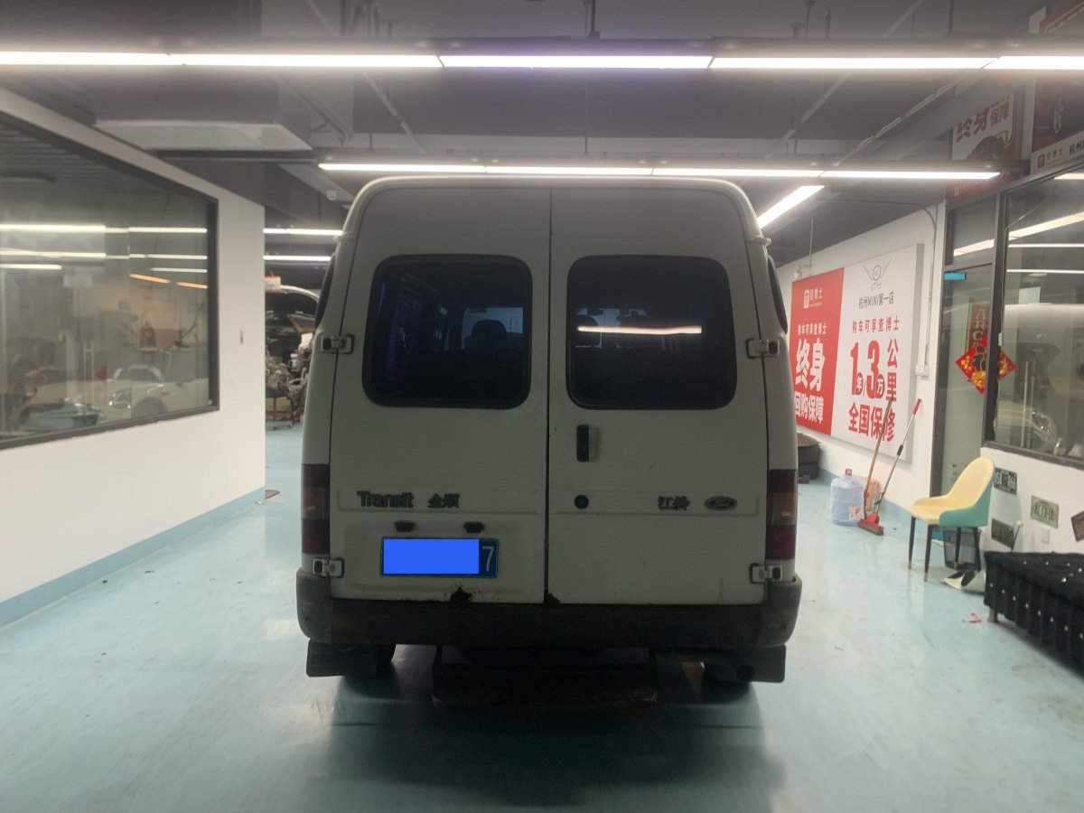 福特 經(jīng)典全順  2013款 2.8T柴油普通型短軸中頂JX493ZLQ3A圖片