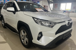 RAV4荣放 丰田 2.0L CVT两驱风尚版