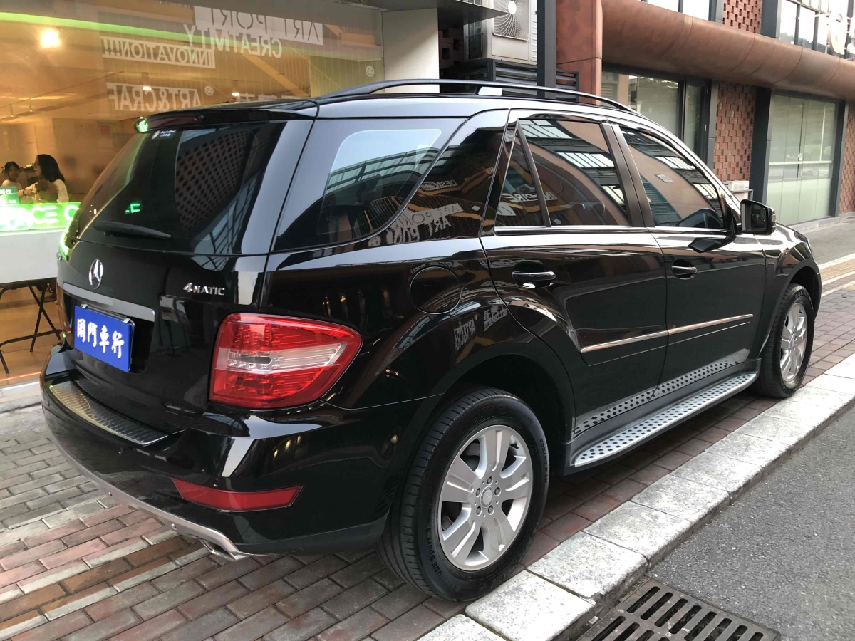 2010年12月奔馳 奔馳M級  2010款 ML 300 4MATIC