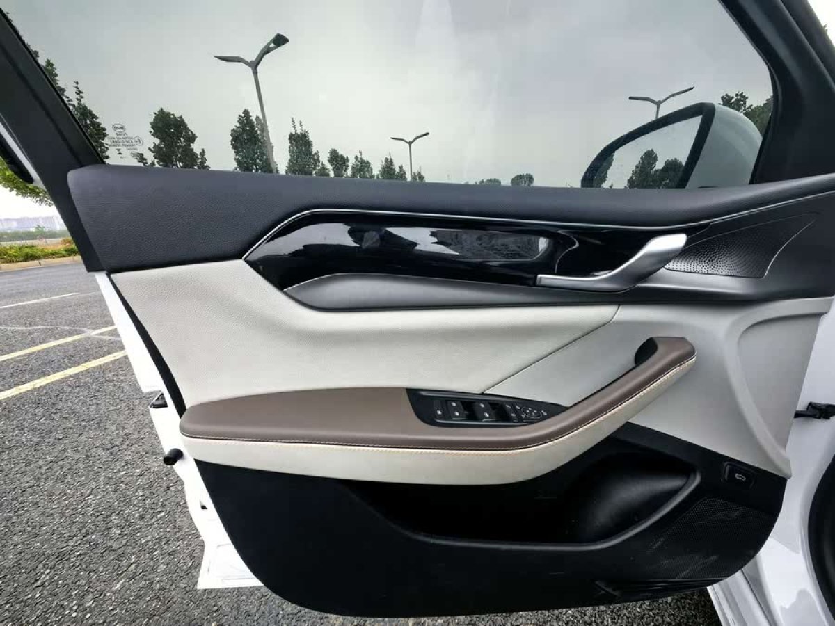 比亞迪 秦PLUS  2023款 冠軍版 EV 510KM超越型圖片