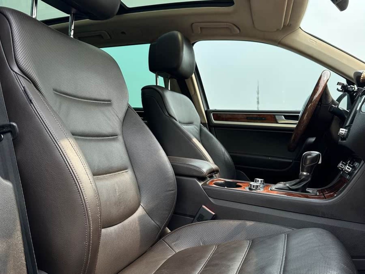 大眾 途銳  2011款 3.0TDI 柴油豪華型圖片