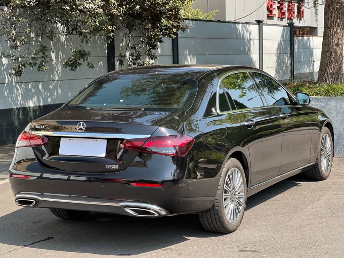 奔馳 奔馳E級(jí)  2023款 改款 E 300 L 豪華型圖片