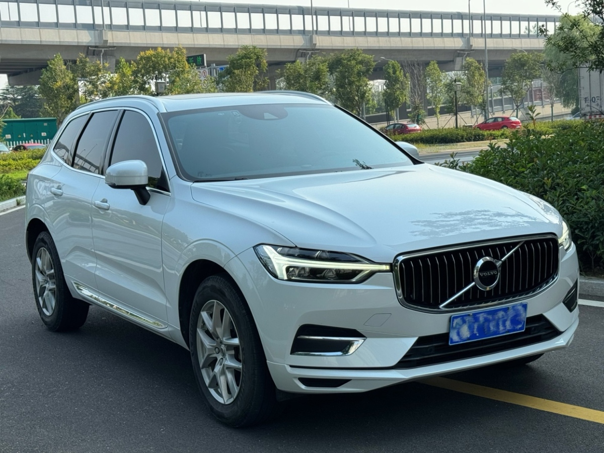 2020年5月沃爾沃 XC60  2020款 T5 四驅(qū)智逸豪華版