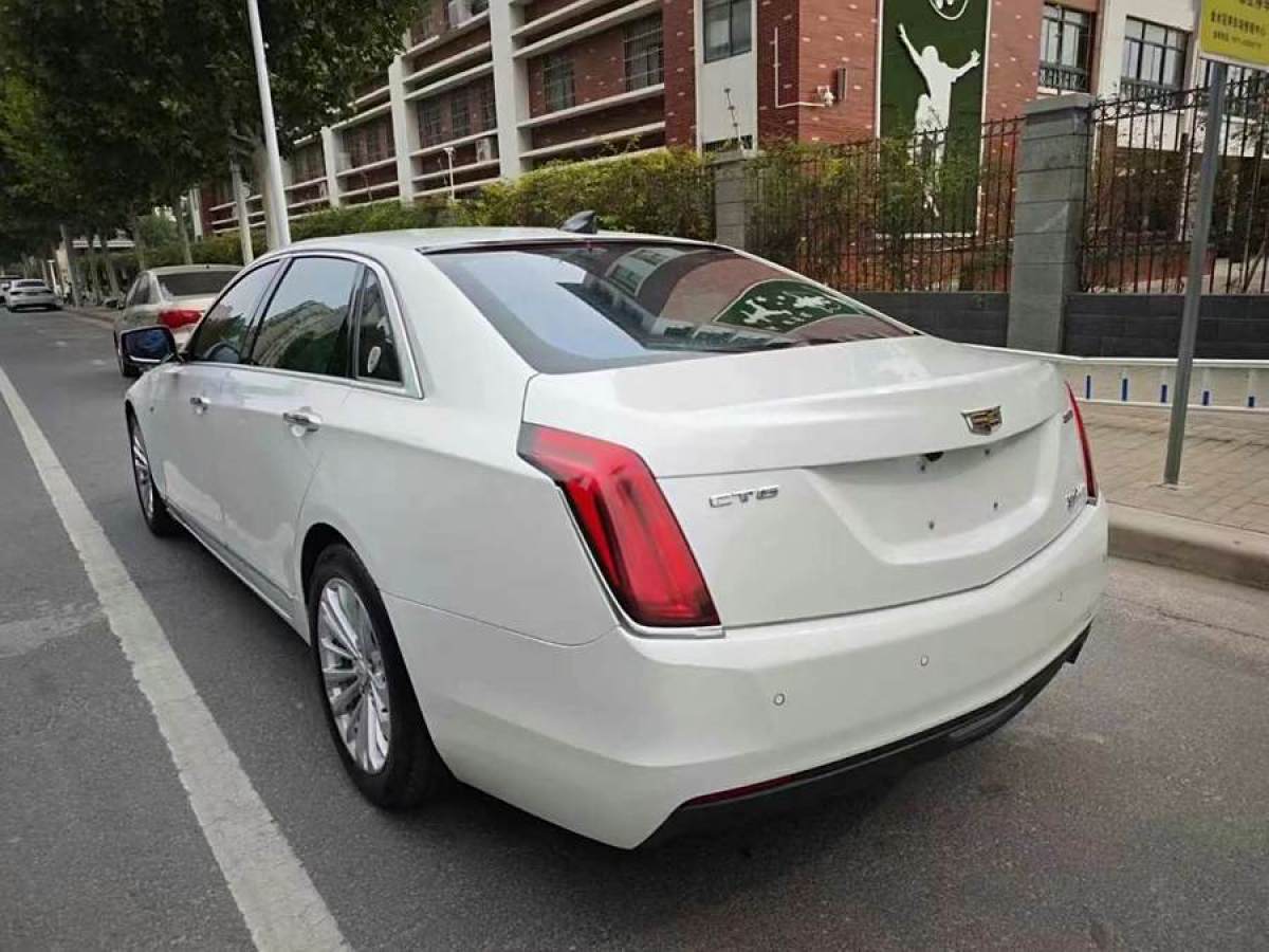 凱迪拉克 CT6  2017款 28T 時(shí)尚型圖片