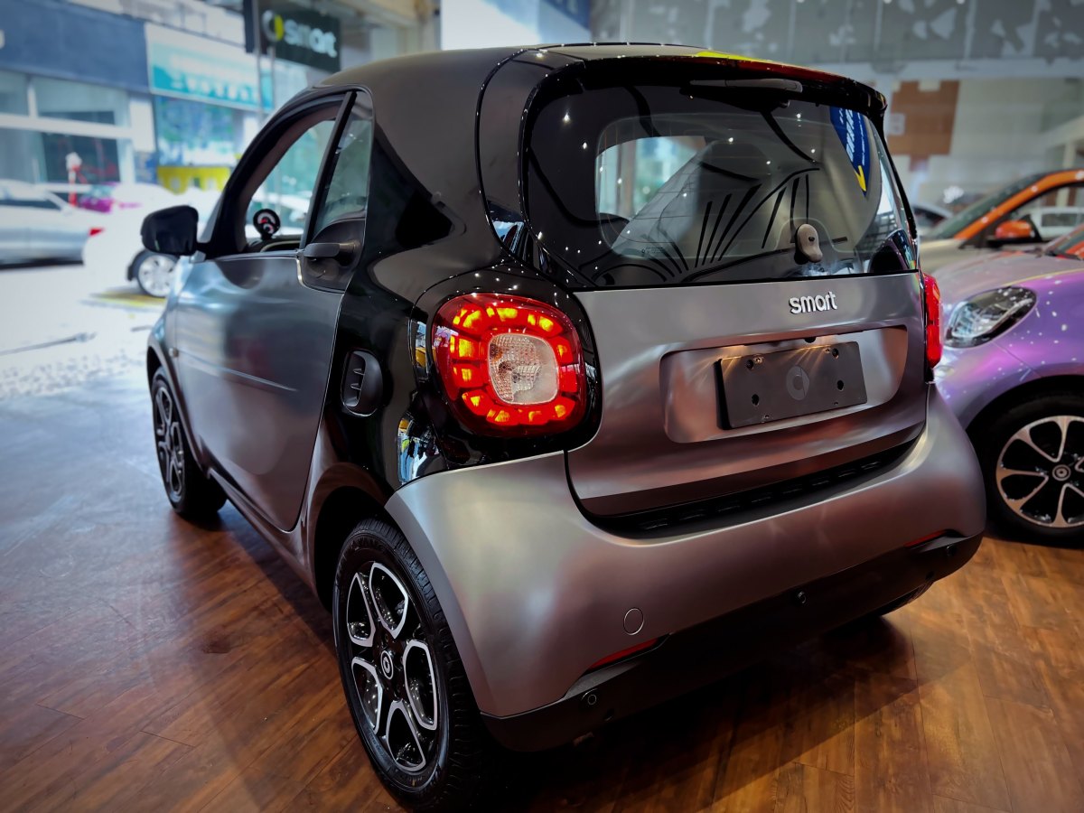 smart fortwo  2016款 0.9T 66千瓦硬頂先鋒版圖片