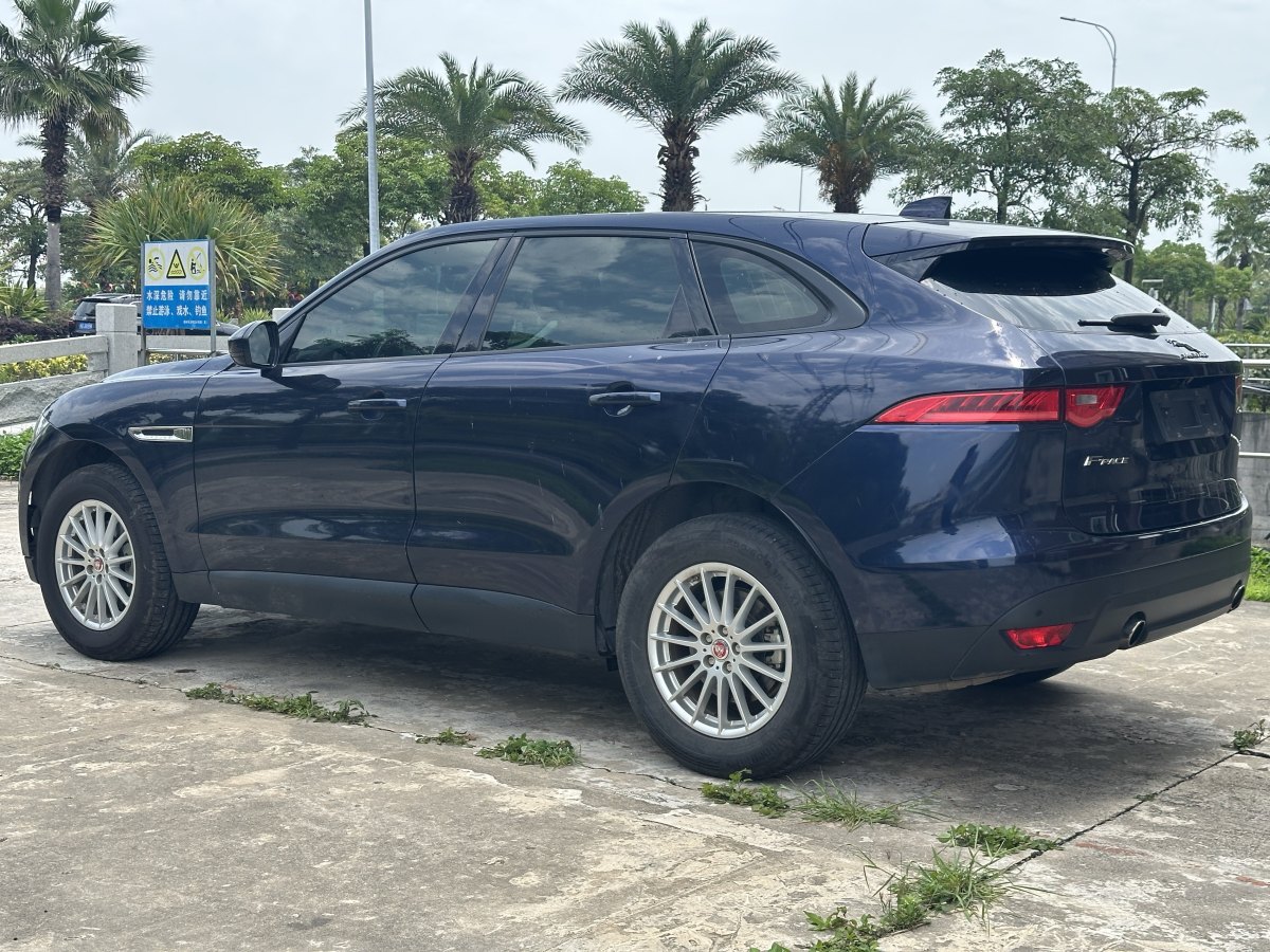 捷豹 F-PACE  2016款 2.0T 兩驅(qū)都市尊享版圖片