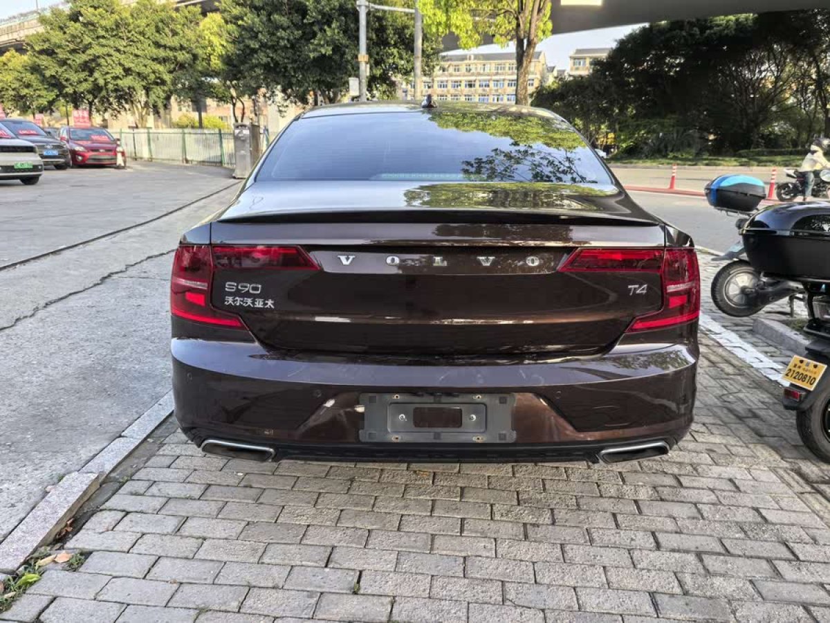 沃爾沃 S90  2018款 T4 智遠(yuǎn)版圖片