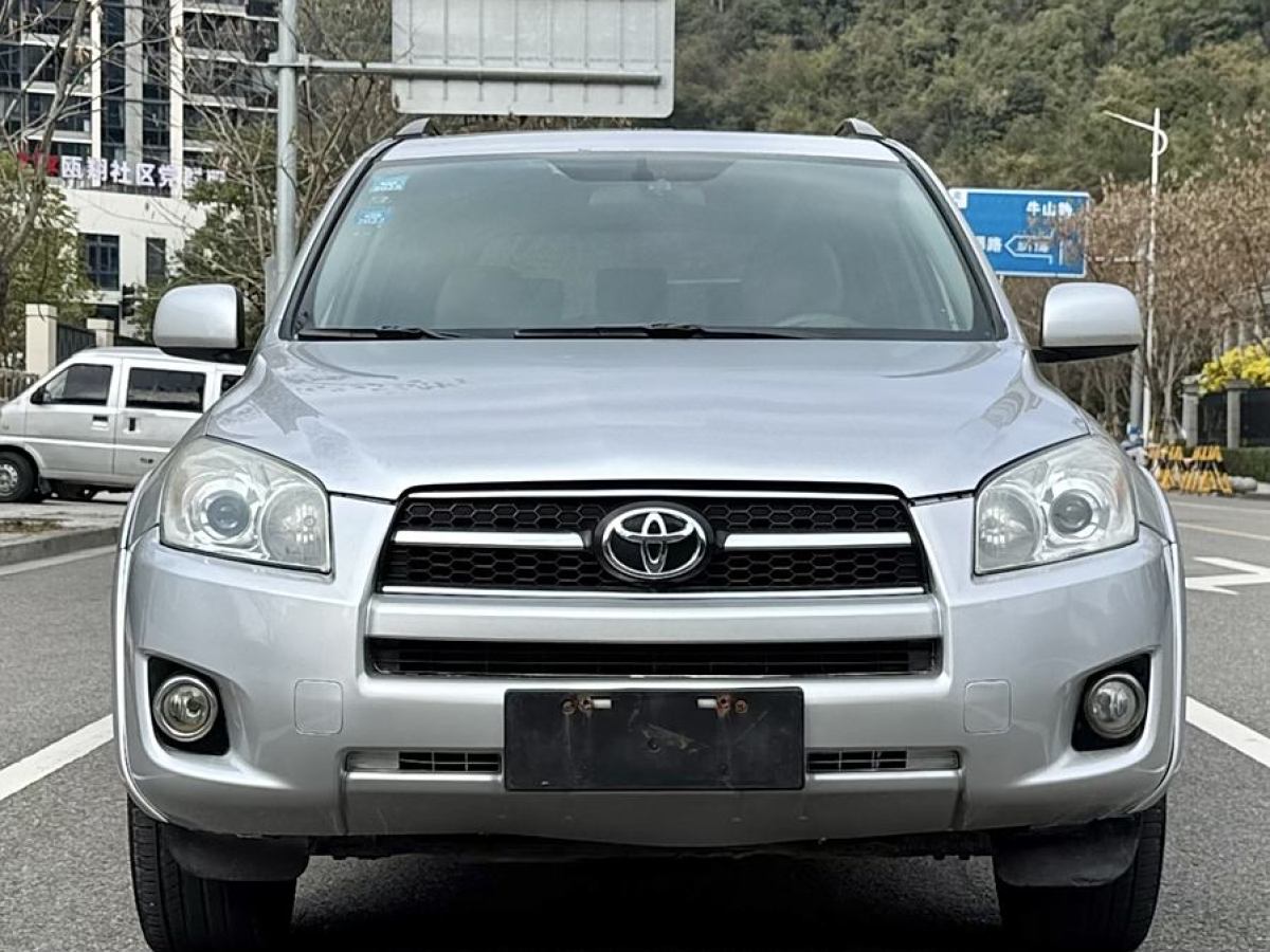 2011年12月豐田 RAV4榮放  2011款 2.4L 自動四驅(qū)豪華版