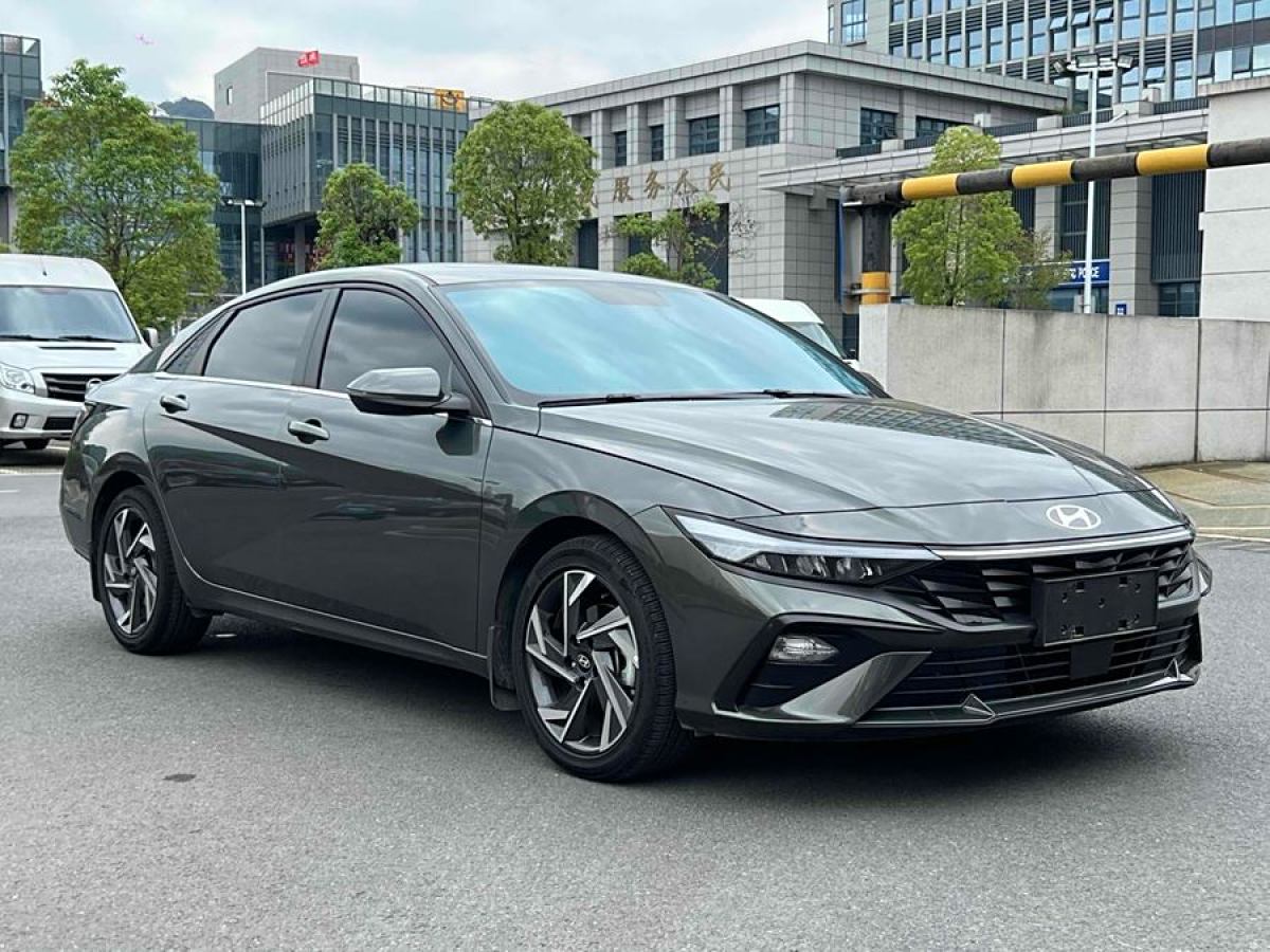 現(xiàn)代 伊蘭特  2023款 1.5L CVT LUX尊貴版圖片