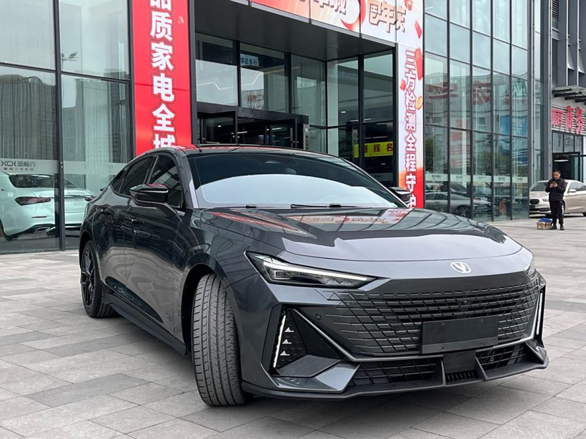 長安 長安UNI-V  2024款 1.5T 尊貴型圖片