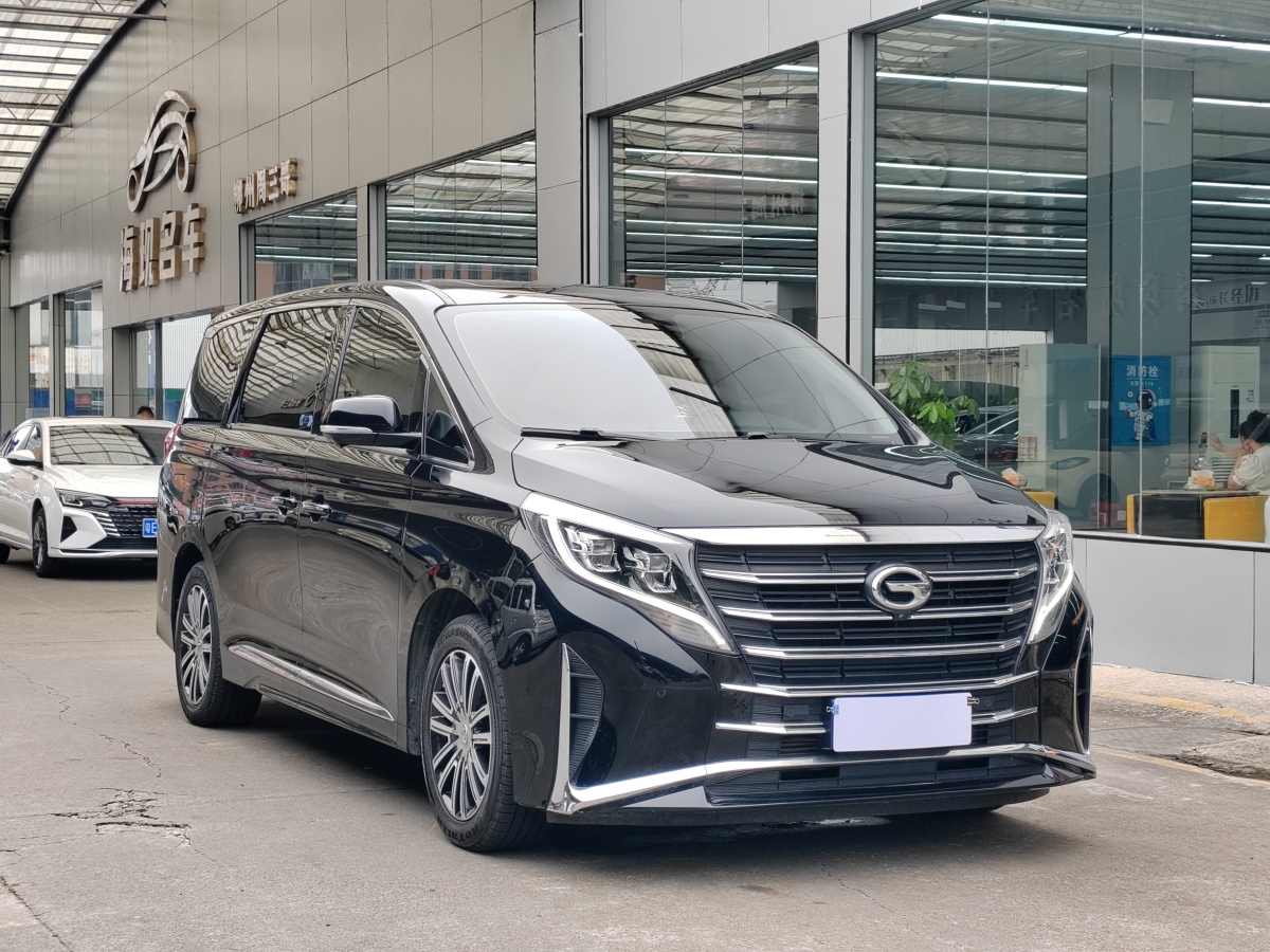 廣汽傳祺 M8  2021款 領(lǐng)秀系列 390T 至尊版圖片