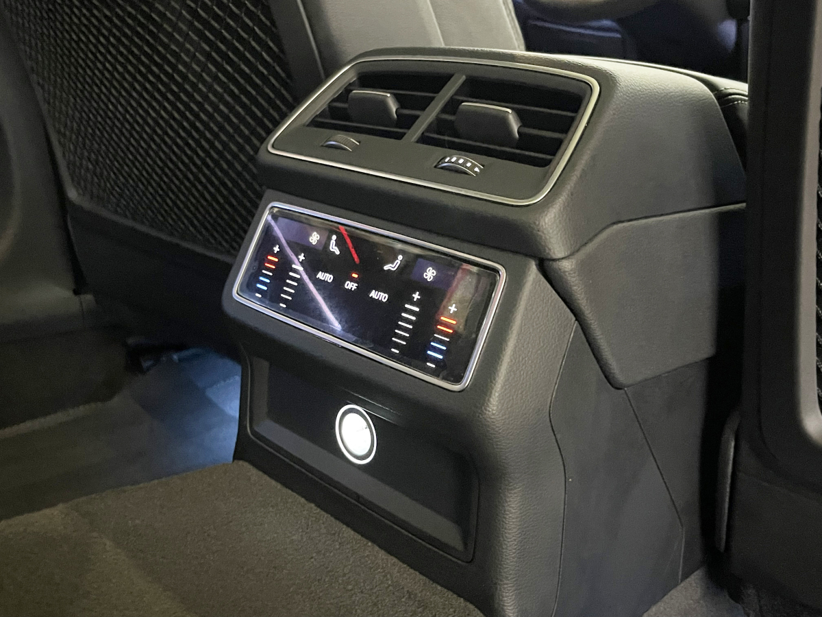 2020年4月奧迪 奧迪A6L  2020款 45 TFSI quattro 臻選動感型
