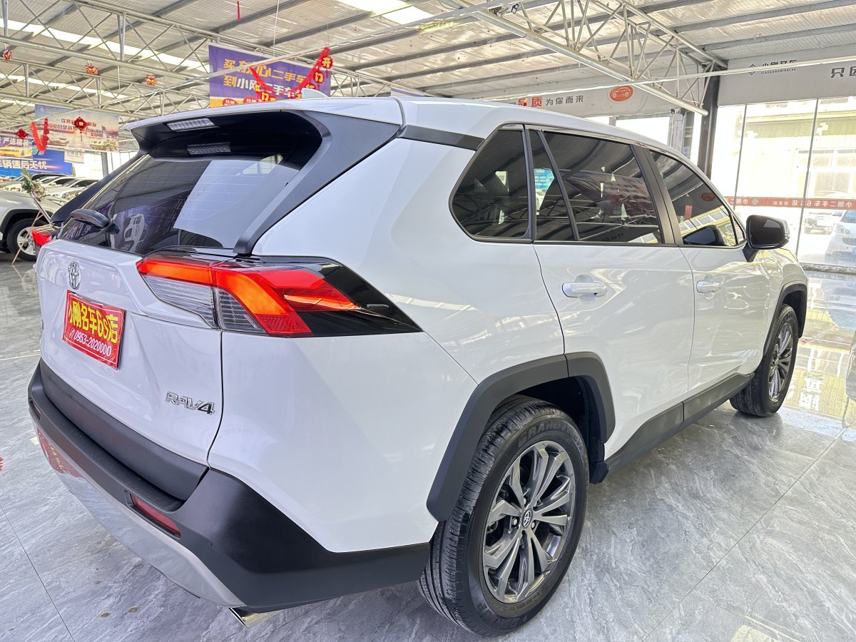 豐田 RAV4  2018款 榮放 2.0L CVT兩驅(qū)風(fēng)尚版圖片