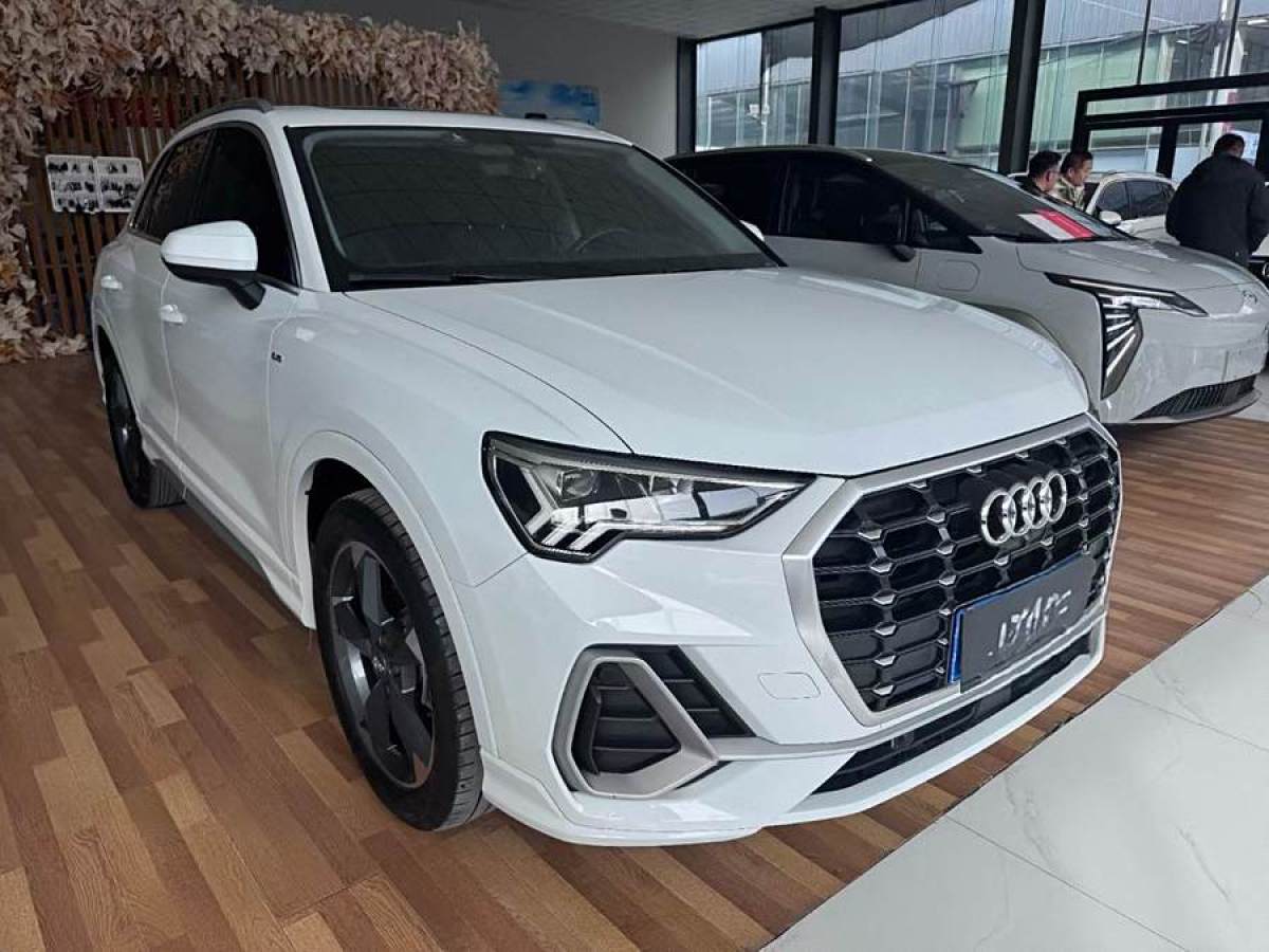 奧迪 奧迪Q3  2020款 35 TFSI 時(shí)尚動(dòng)感型圖片