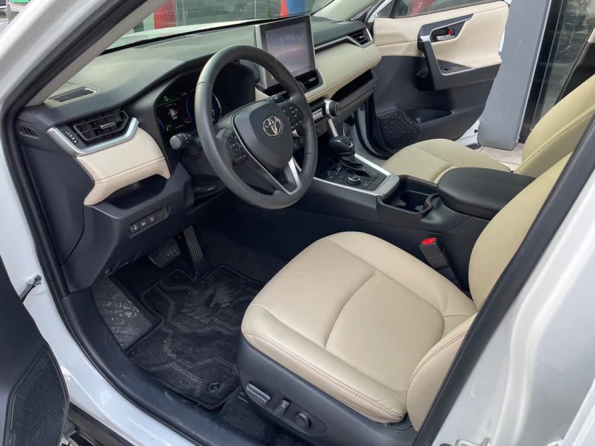 豐田 RAV4榮放  2023款 雙擎 2.5L E-CVT四驅(qū)精英Plus版圖片