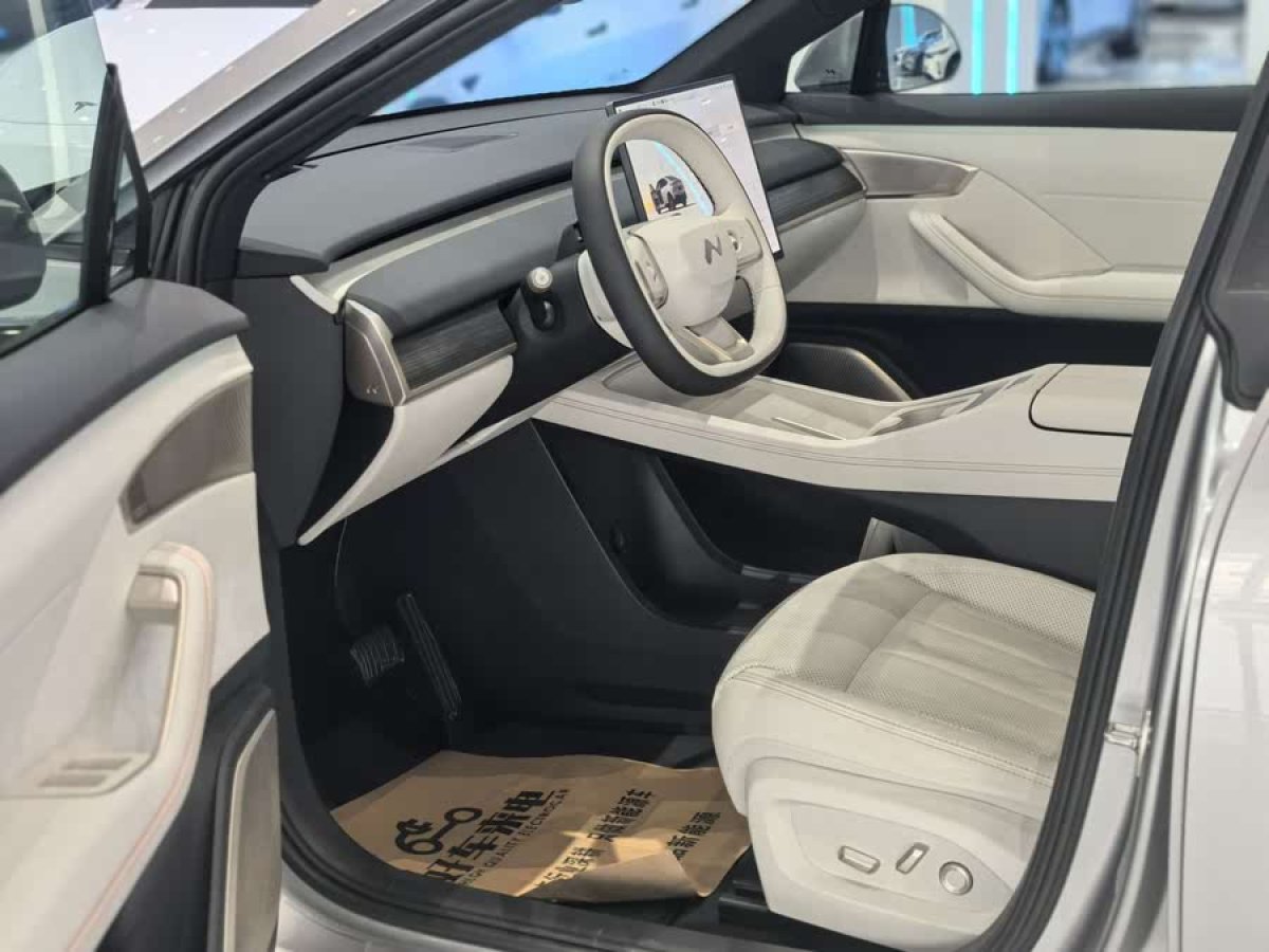 蔚來 樂道L60  2024款 60kwh 四驅(qū)版圖片