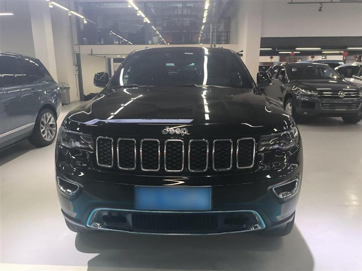 Jeep 大切諾基  2020款 3.0L 精英導(dǎo)航版圖片