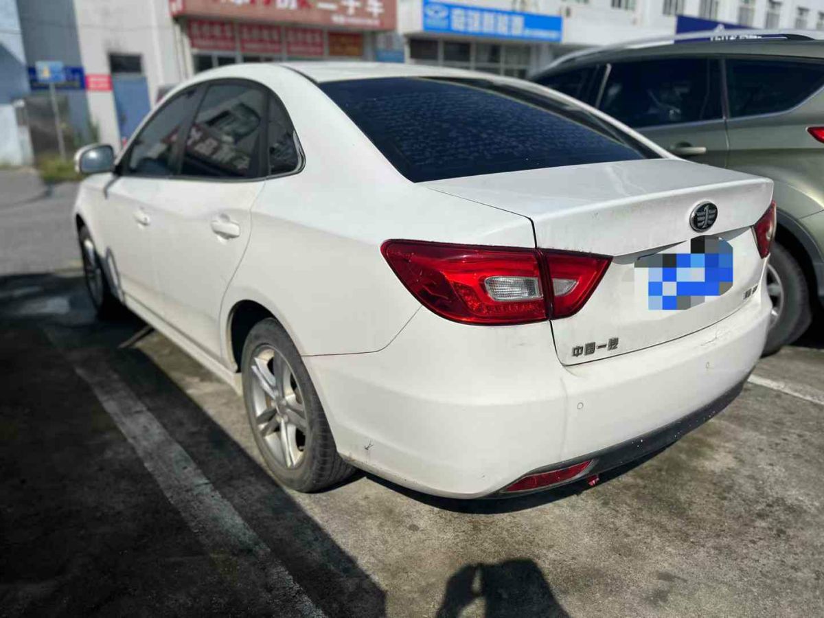 奔騰 B30  2016款 1.6L 手動尊享型圖片