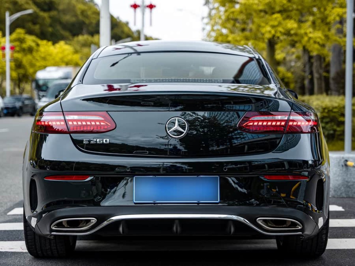 奔馳 奔馳E級(jí)  2023款 改款 E 260 轎跑車圖片