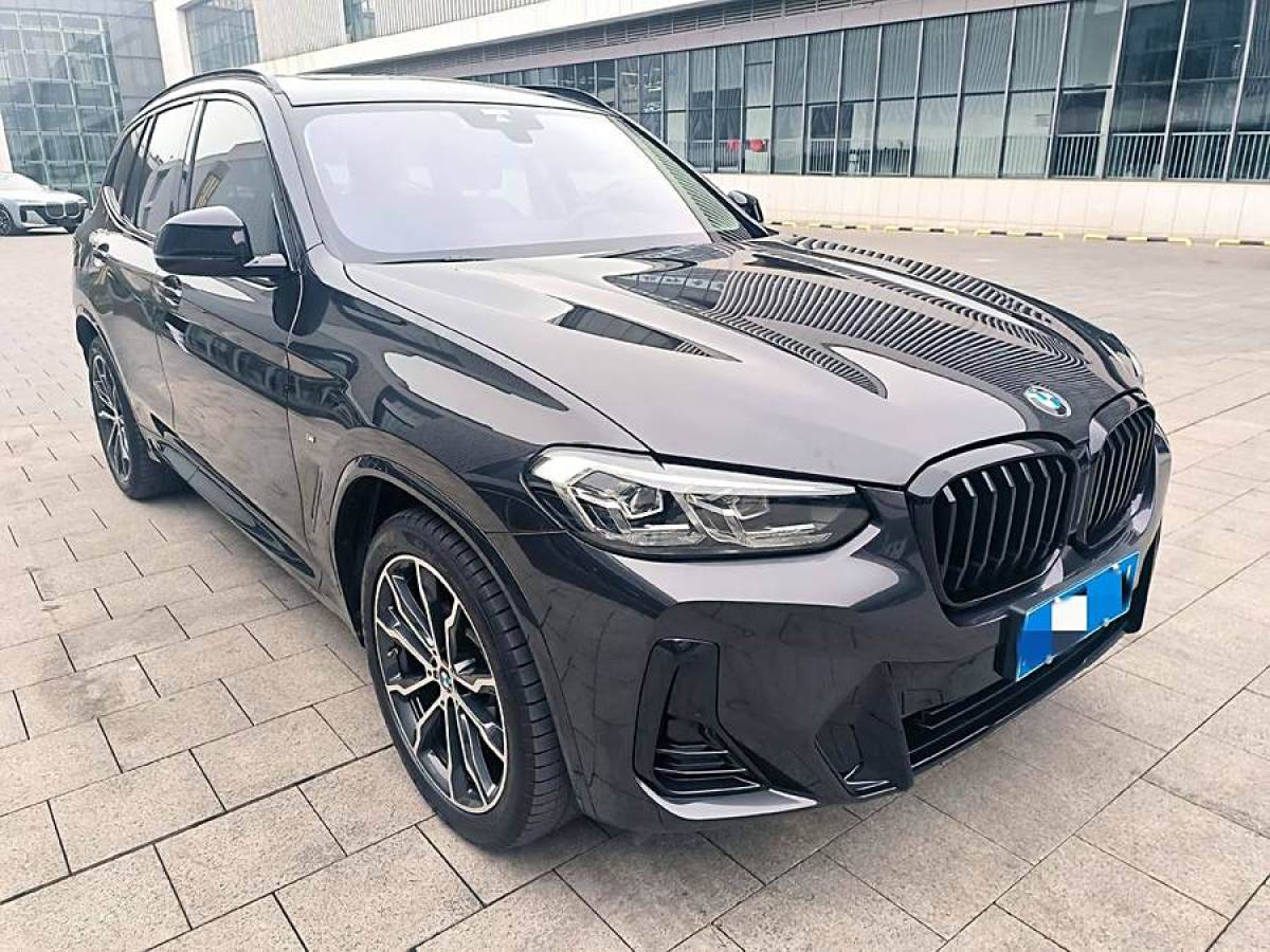 寶馬 寶馬X3  2022款 xDrive30i 領(lǐng)先型 M曜夜套裝圖片