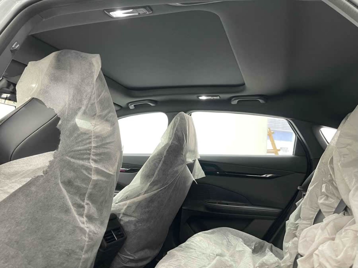 長安 長安UNI-V  2024款 1.5T 尊貴型圖片
